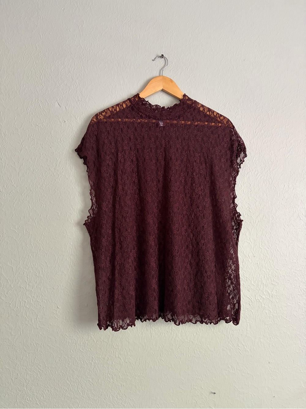 Lace Mock Neck Sleeveless Blouse